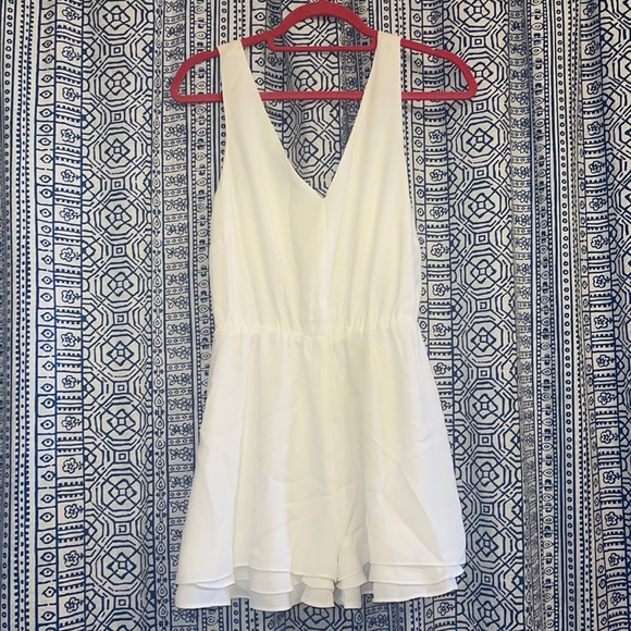 NWT White romper - Picture 1 of 3